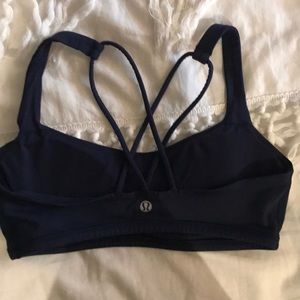Navy blue lululemon free to be sports bra size 6